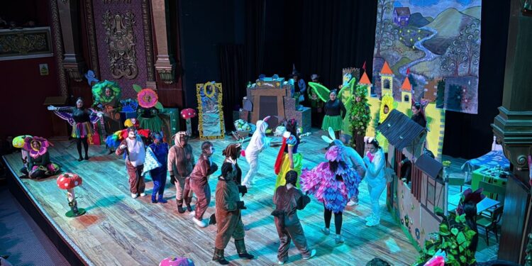 Presentación teatral infantil realza el Día del Niño