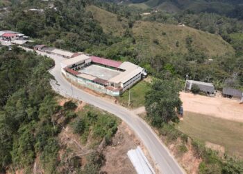 Vía asfaltada Guásimo – El Arenal en Aniversario de Parroquialización