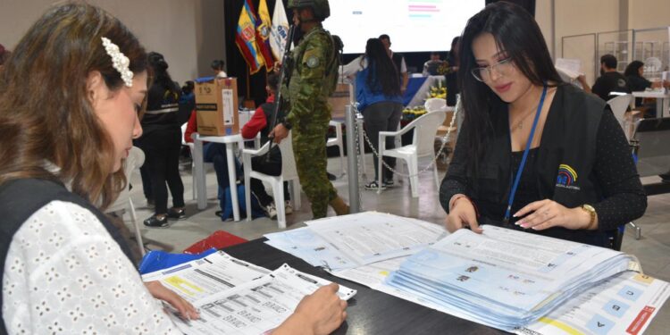 Loja concluyó el 100% del escrutinio de actas del Referéndum y Consulta Popular 2025