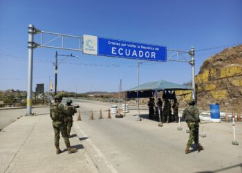 Loja Cerrado paso fronterizo en Macará con Perú por seguridad nacional