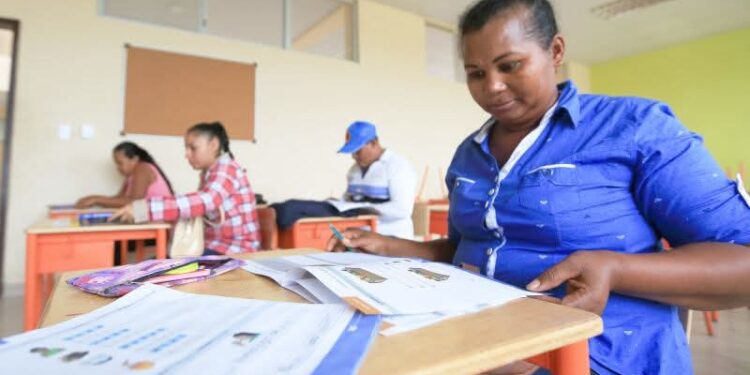 Inicia matrícula para educación semipresencial
