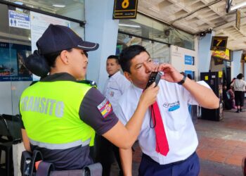 Transportistas piden arreglo vial y seguridad