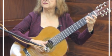 Nivia Flores Maldonado, pionera de la guitarra clásica en Ecuador, protagoniza «Conversando con Godié»
