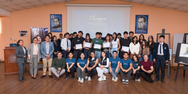 130 estudiantes culminan con éxito los Clubes de Comunicación y Periodismo de la UTPL