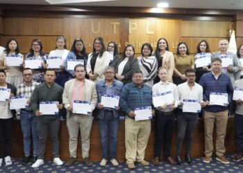 UTPL fortalece la empleabilidad con credenciales que certifican competencias