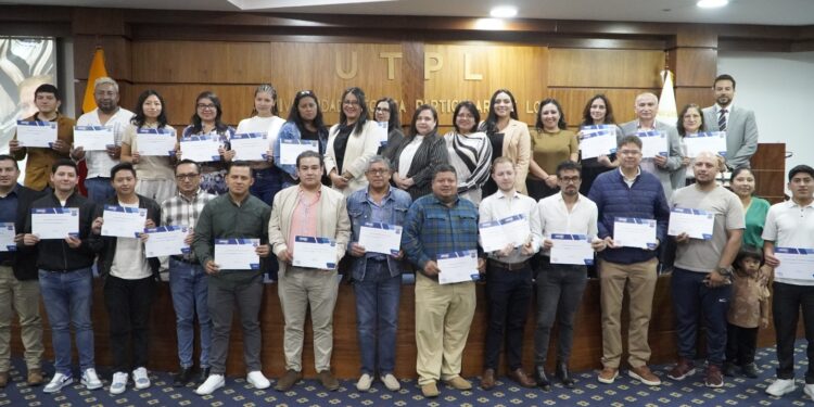 UTPL fortalece la empleabilidad con credenciales que certifican competencias