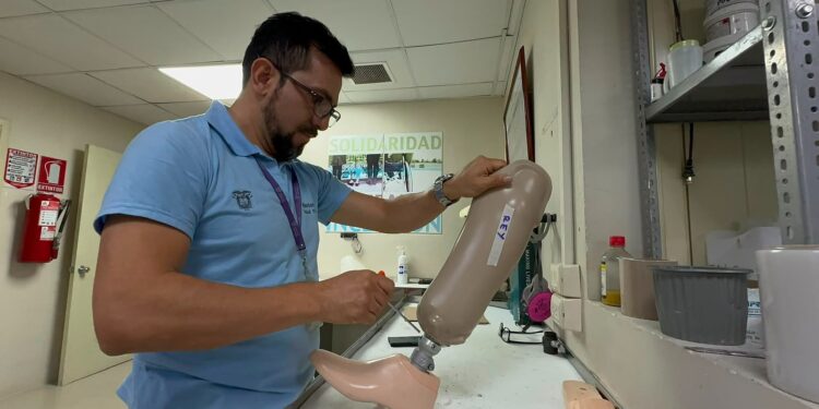 Destinan USD 2.5 millones en repotenciación del Laboratorio de Órtesis y Prótesis del Hospital Isidro Ayora en Loja