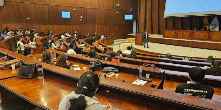 UTPL y Asamblea Nacional impulsan el Bootcamp Legislativo Ecuador 2026