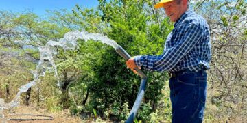 Prefectura de Loja impulsa la producción en Calvas con la entrega del Sistema de Riego Chaquizca-Luranda
