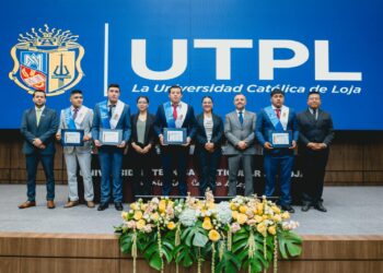 ESCOP UTPL incorpora 184 nuevos profesionales al sector de maquinaria pesada