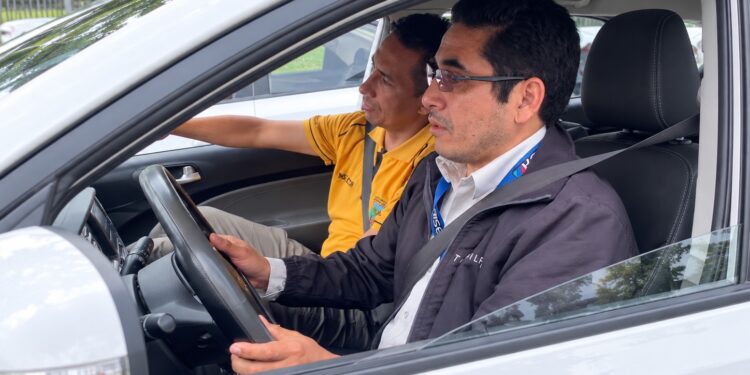 Escoprol abre matrículas para formar a nueva generación de conductores profesionales en Loja